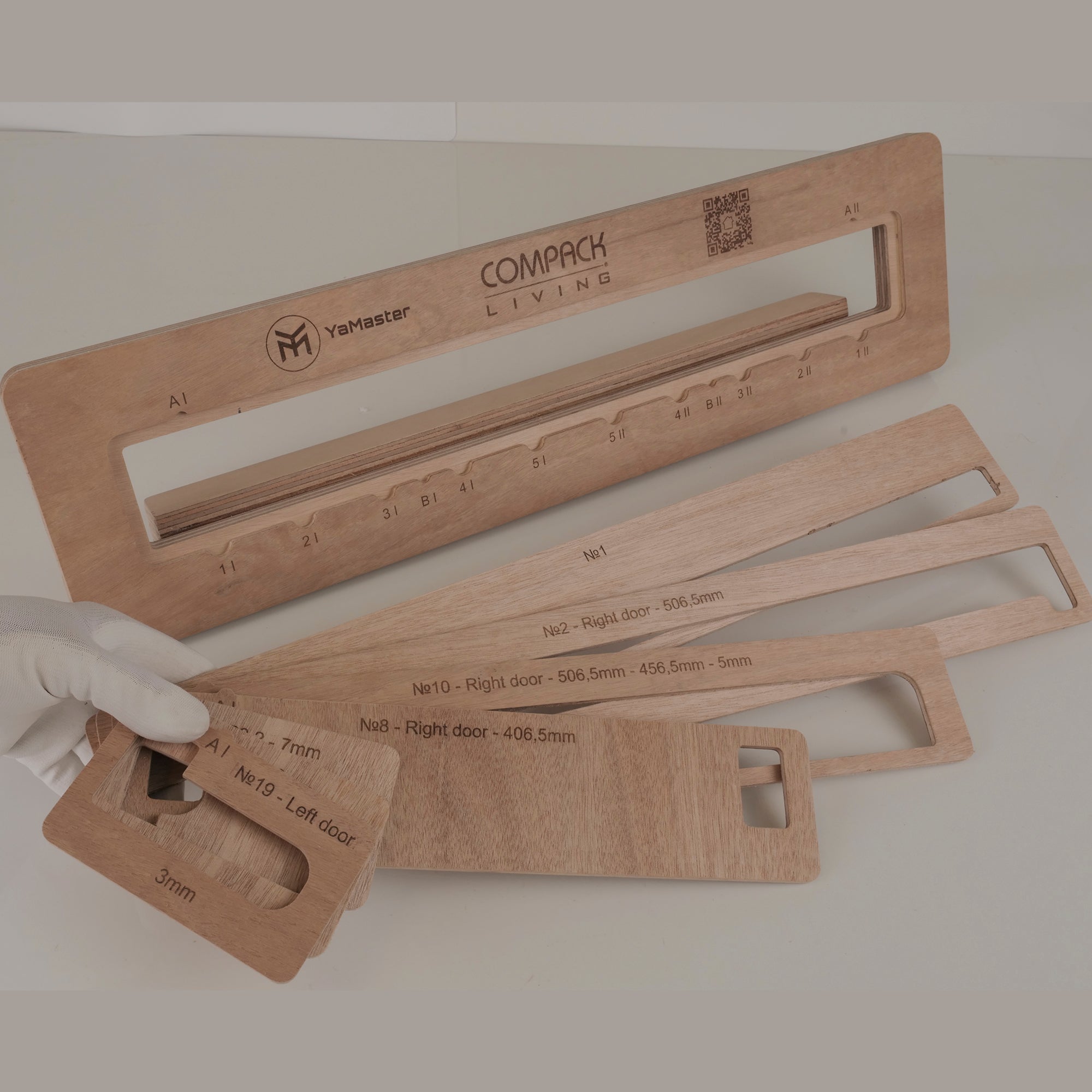Compack Folding Door Template | Milcasa
